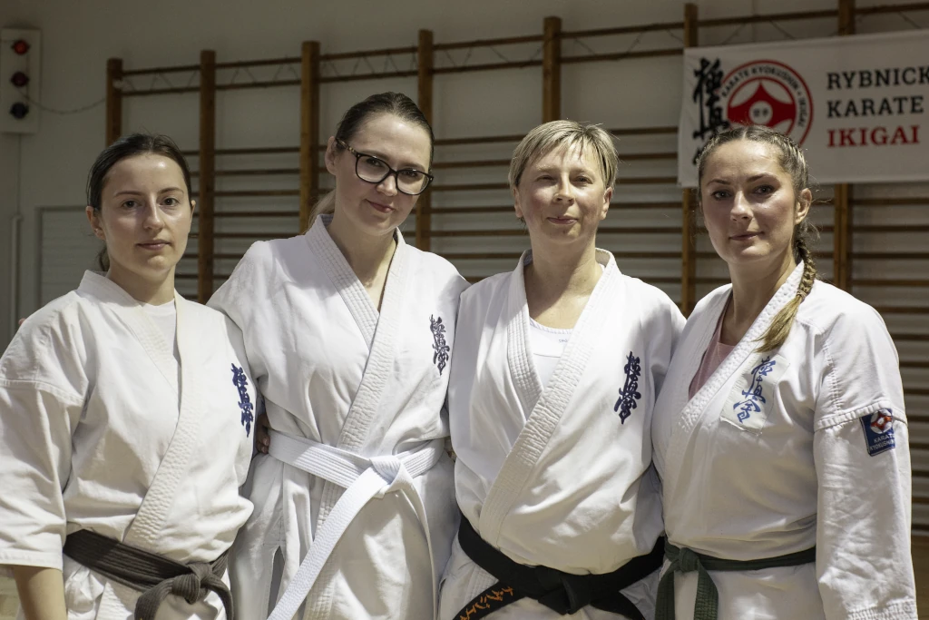 Zdjęcie grupowe z XI Seminarium Kumite w Żorach, 2025